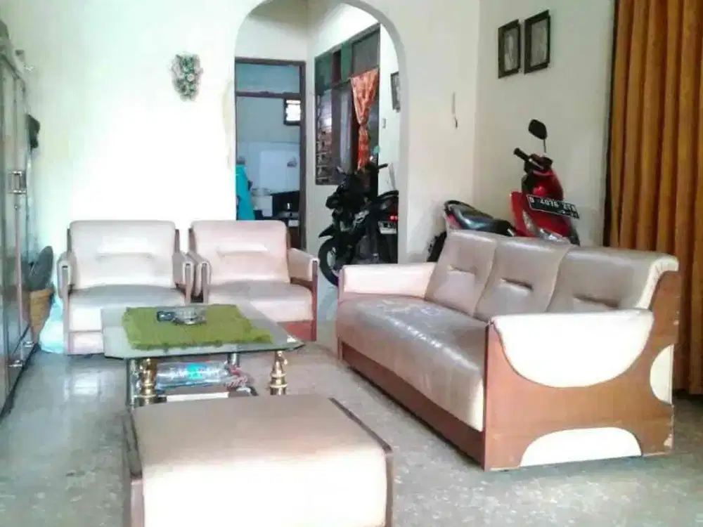DIJUAL RUMAH JL KEMBAR TIMUR