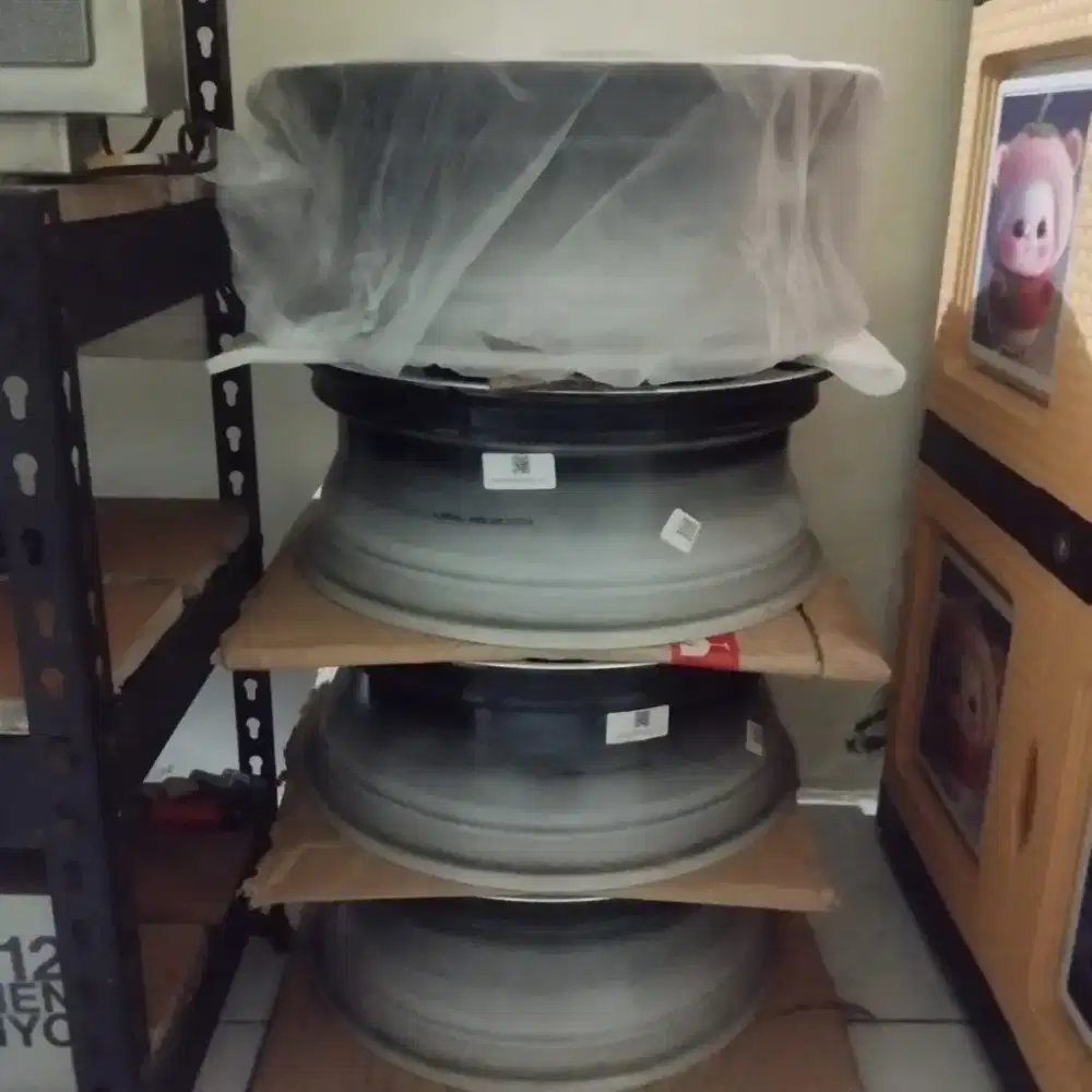 Velg Original Copotan Mobil SUZUKI BALENO RING 16X7 H4X100 ET 50