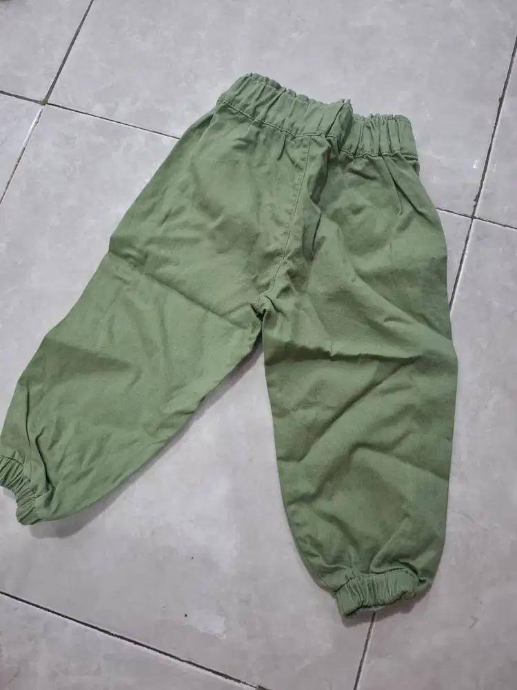 [FREE] Celana Panjang Anak Jogger Cargo Sage Green - Pinggang & Kaki