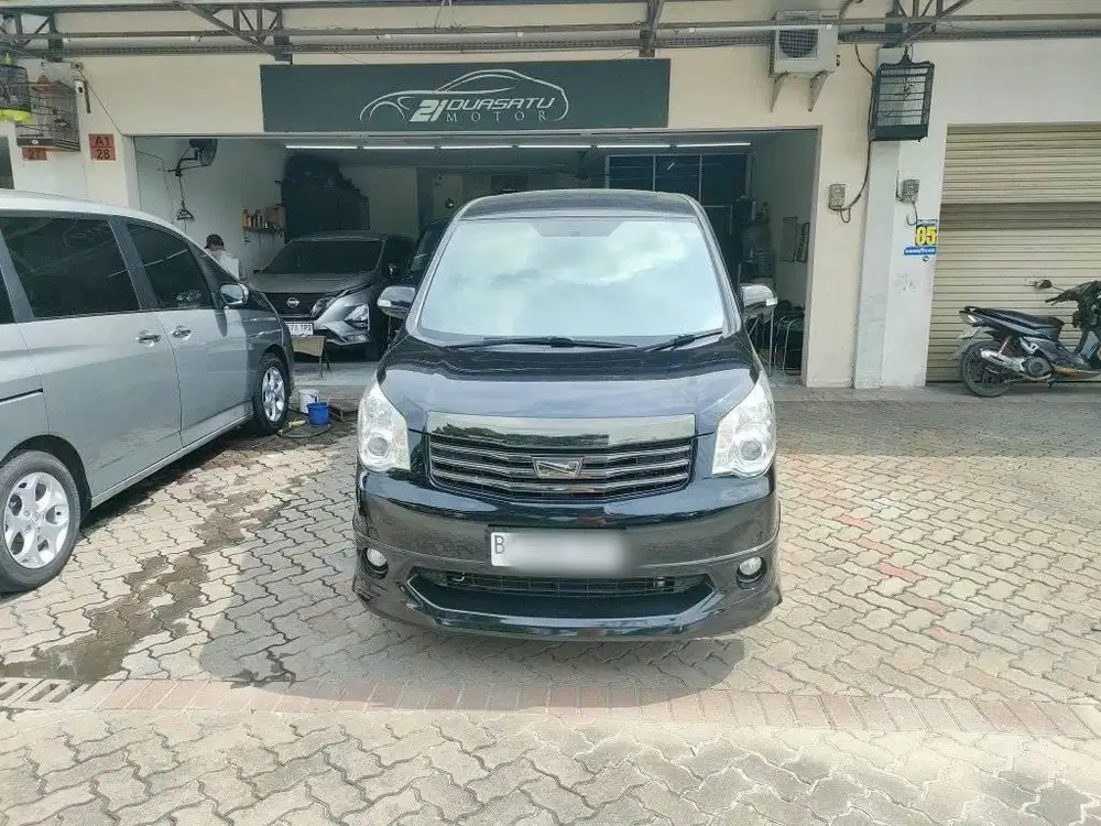 Nav1 2.0 V Hitam 2013 Automatic Toyota Nav 1