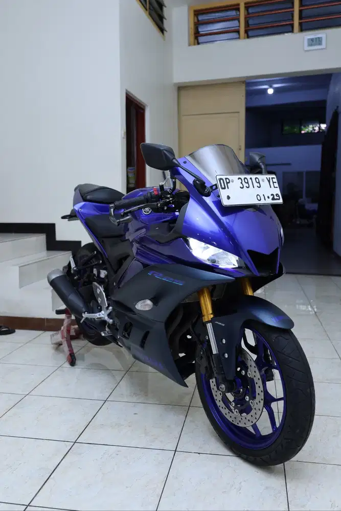 Yamaha YZF-R25 2022 – Like New – Low KM