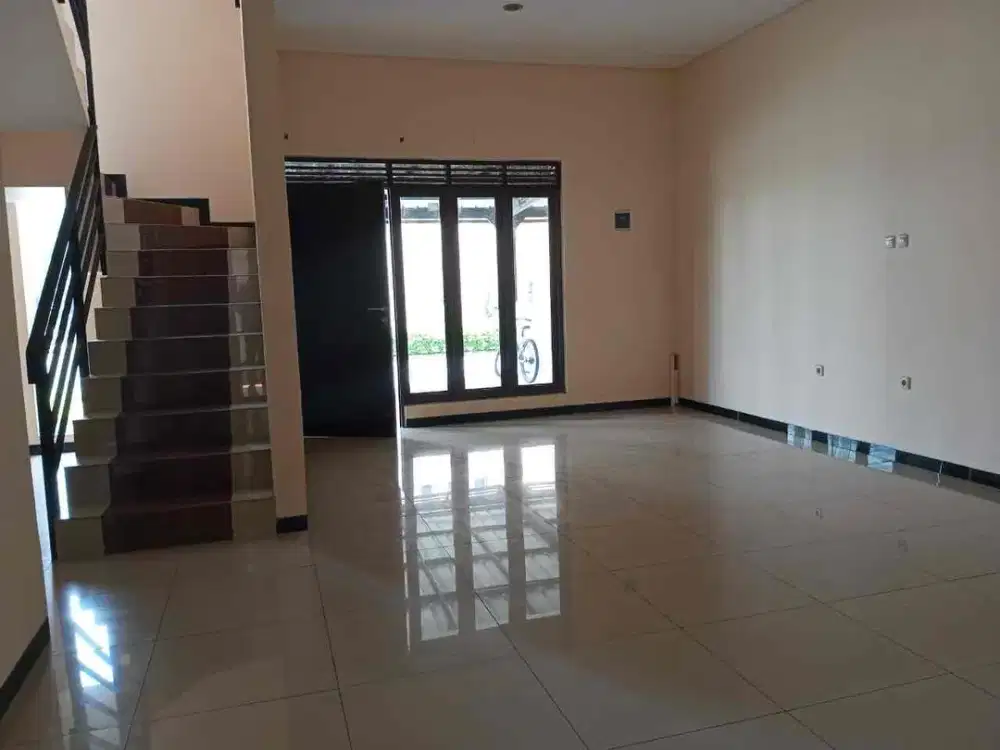 DIJUAL RUMAH DI GRAND SHARON