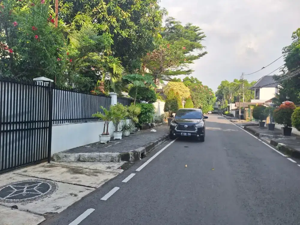 Rumah dijual di Jl. Semarang, Menteng Jakarta Pusat