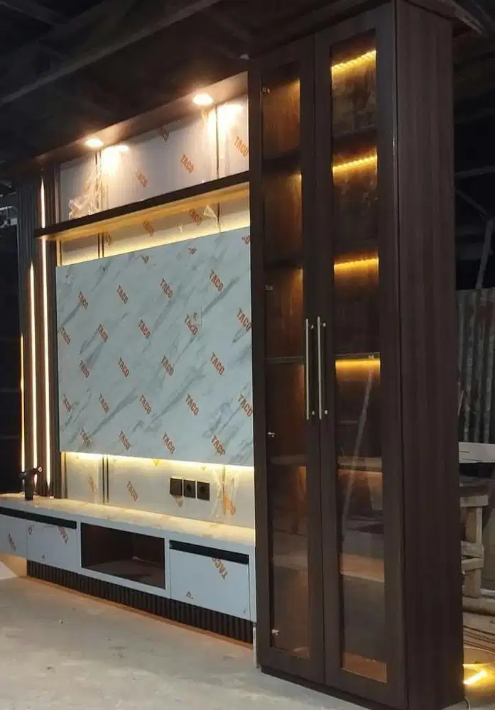 Backdrop TV panjang 200 lebar 40 tinggi 200