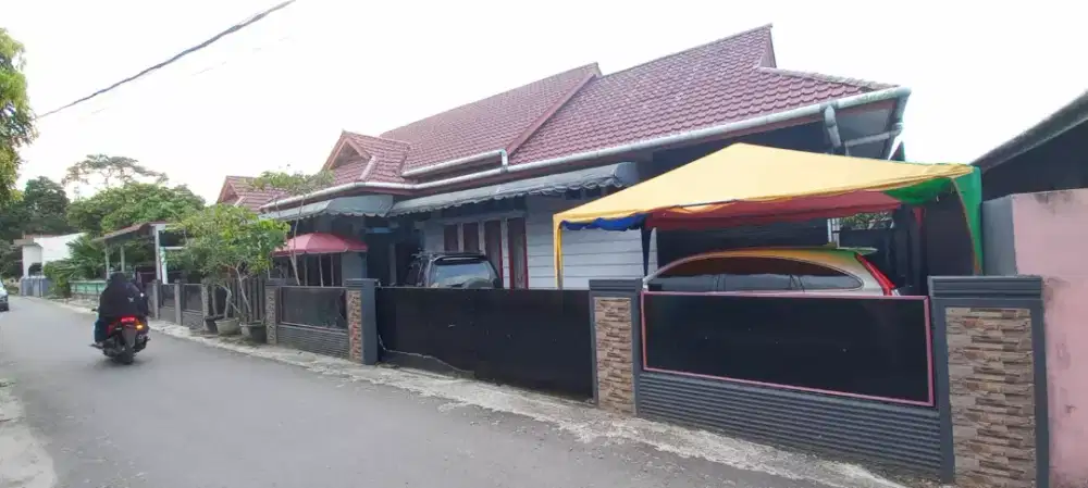 Dijual Rumah Lengkap Dengan Isi