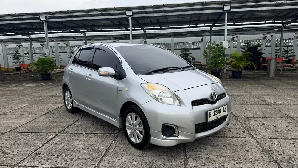 Toyota Yaris E 1.5 AT 2012 Silver