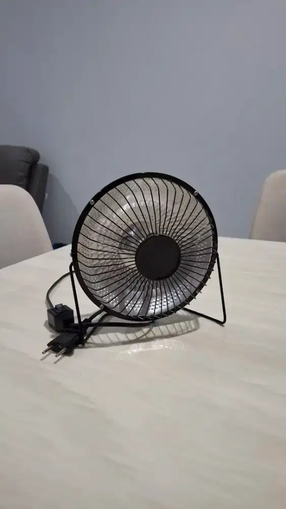 Portable Heater 200/300W – Bekas Mulus, Siap Pakai