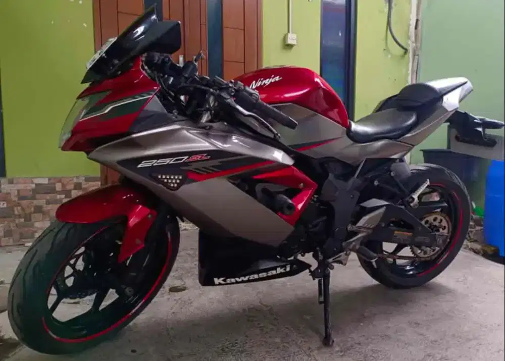 Kawasaki Ninja 250CC Mono fi Tahun 2019 Mesin Haluss Siap tancap Gass