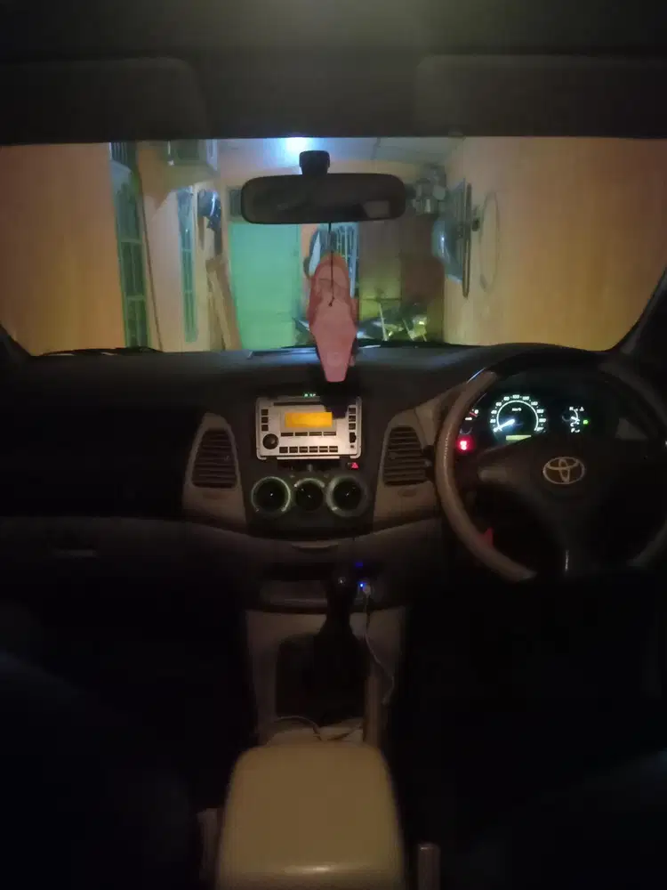 Toyota Kijang Innova 2006 Bensin