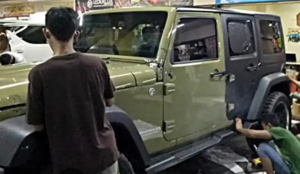 Dibitukan pekerjaaan acc mobil. Stiker mobil.Tidak perlu pengalaman