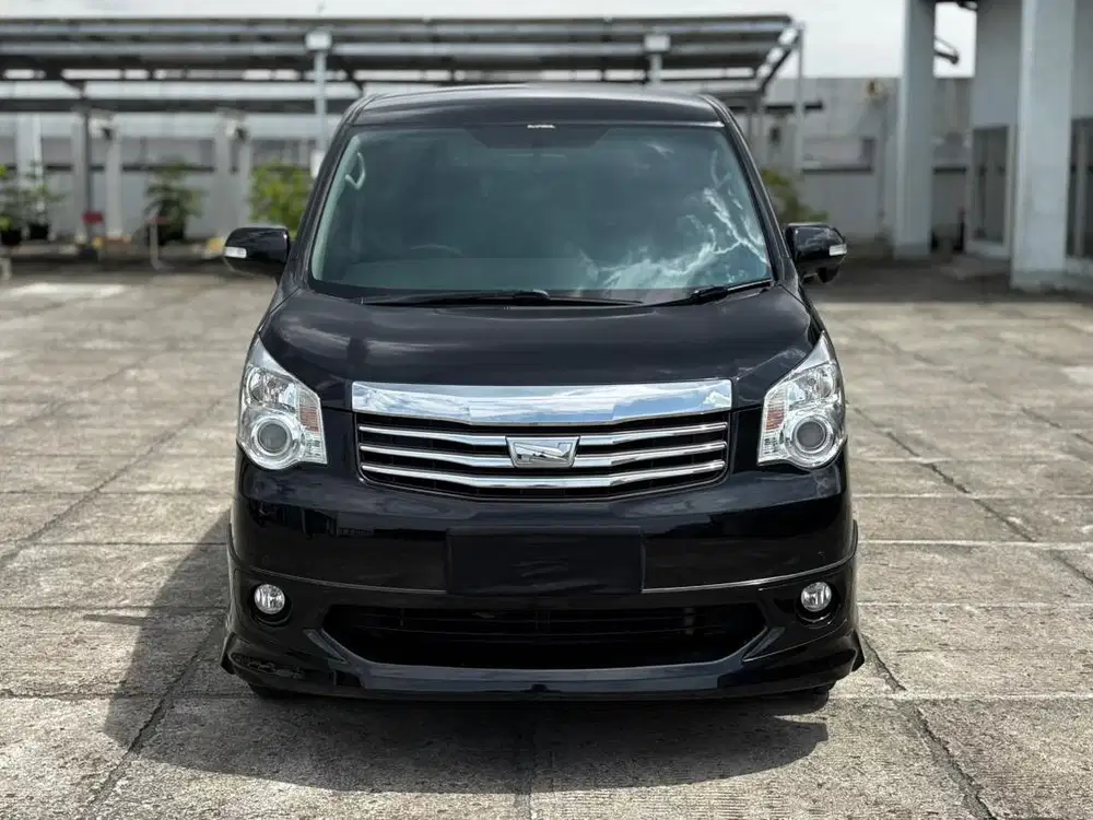 Nav1 V luxury 2.0 AT 2015 km low