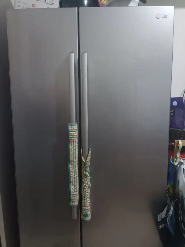 KULKAS LG 2 PINTU MODEL GC-B207CLC