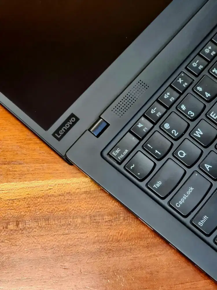 Premium! Lenovo X1 Carbon Core i7 8th Paling Ringan Mulus Premium Look