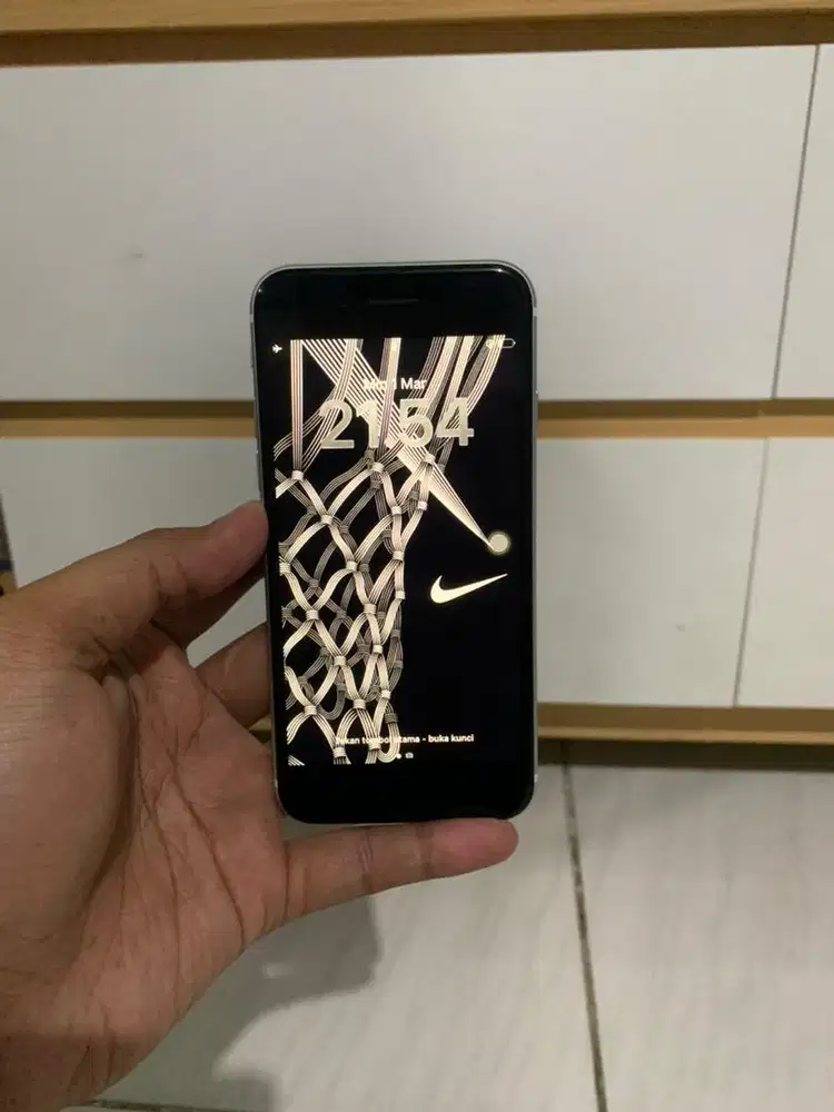 Di Jual Iphone SE 2