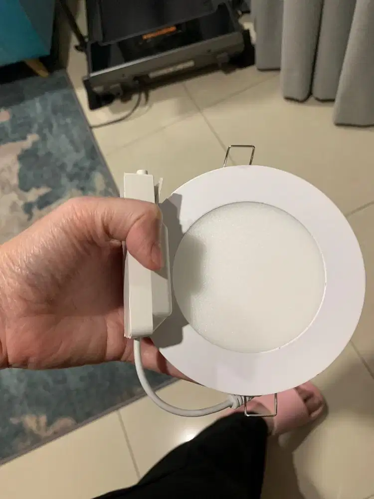 Lampu LED downlight 3 warna