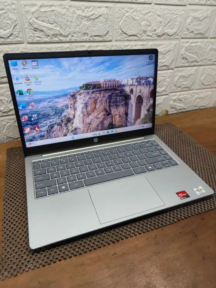 HP 14-em0xx AMD Athlon Silver 7120U (8/512gb) Mulus Likenew