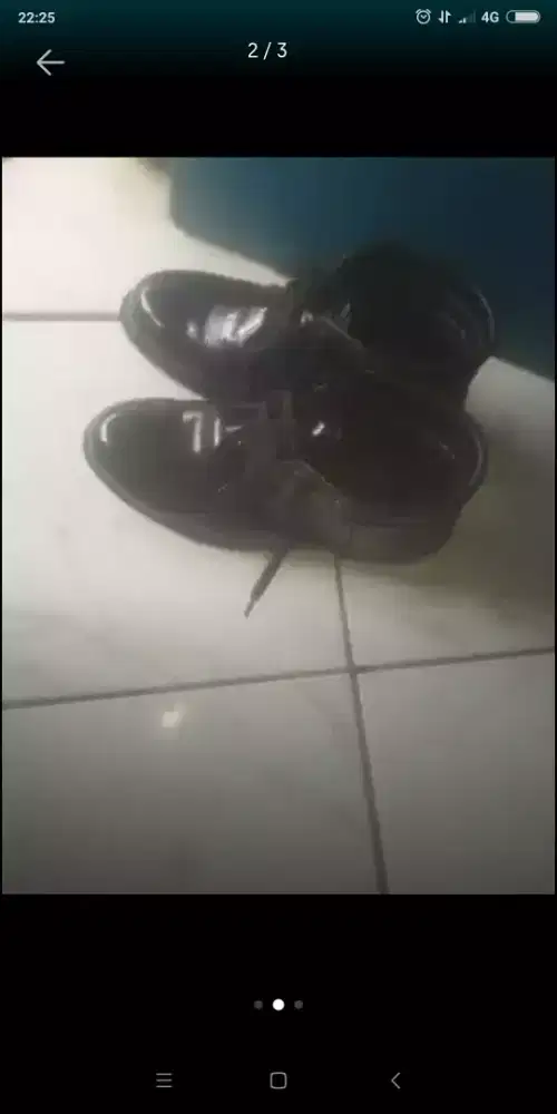 Dijual sepatu dan sandal sepatu
