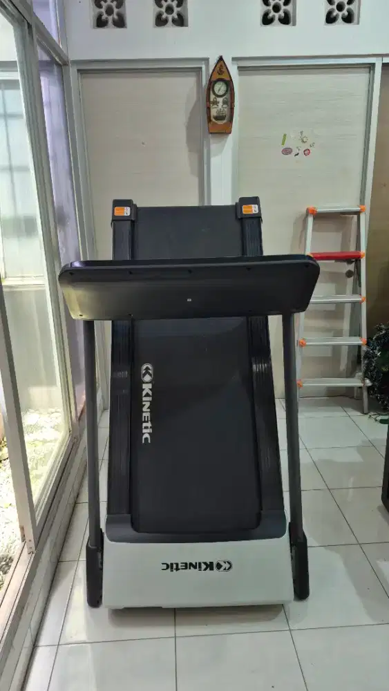 KINETIC MOTORIZED TREADMILL 1.5HP 15P - HITAM/ABU-ABU