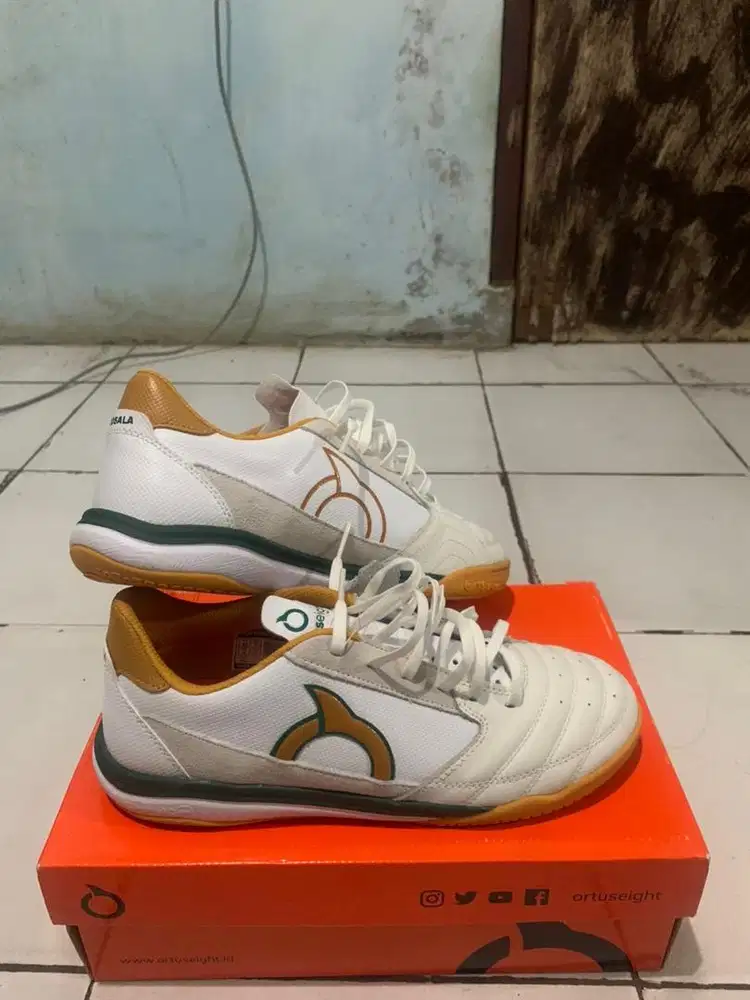 sepatu ortuseight