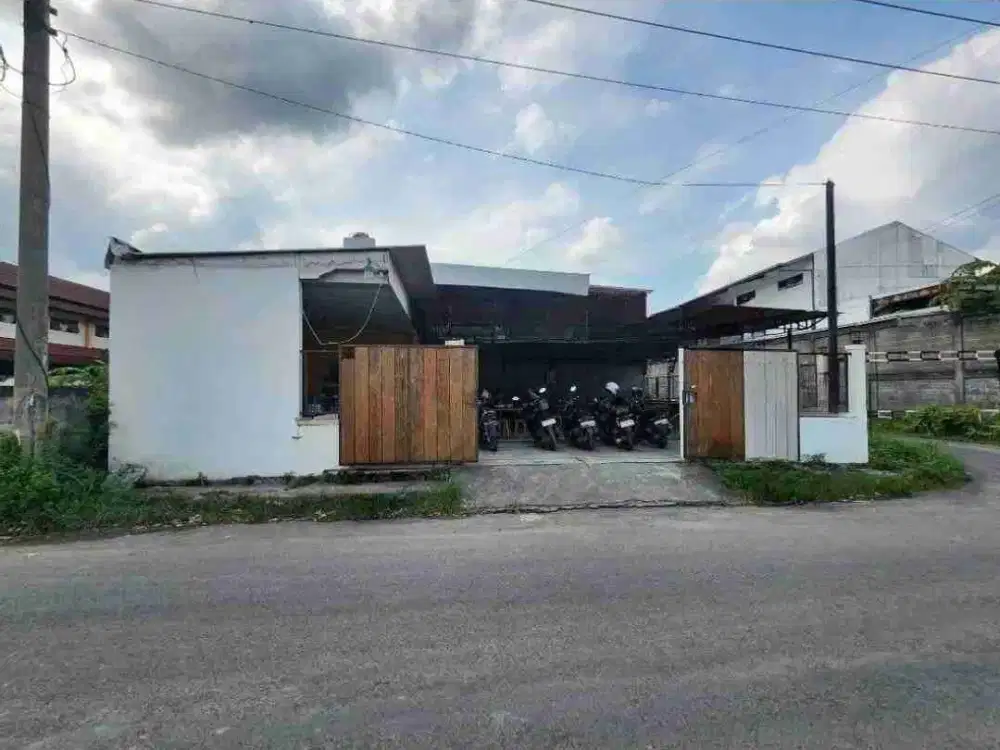 tempat Usaha Cafe Resto strategis kawasan Kampus UMS dan ATMI