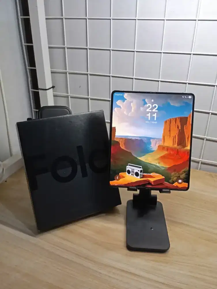 Samsung Z Fold 4 Fullset Normal / Handphone Samsung Mulus