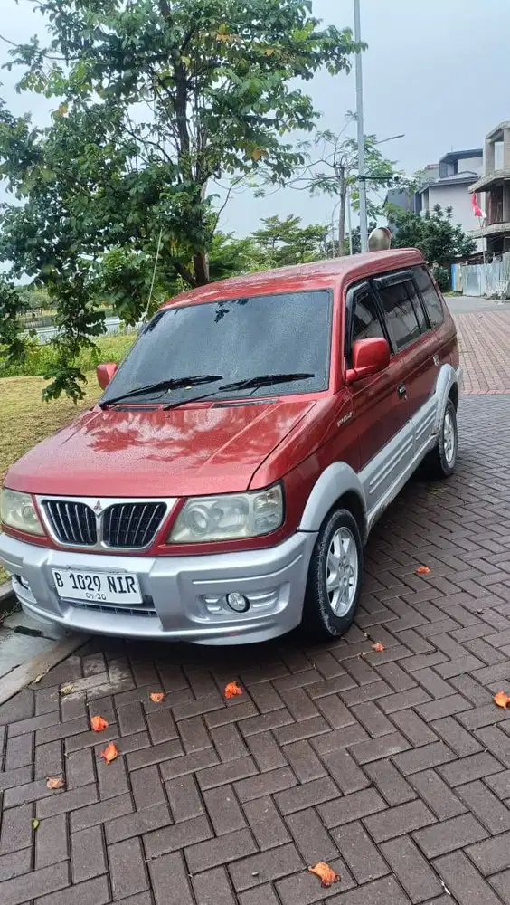 Mitsubishi Kuda Grandia Bensin Manual 2.0 tahun 2003