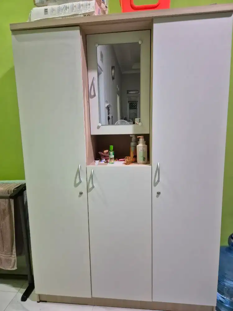 Lemari pakaian (merek: offo living)