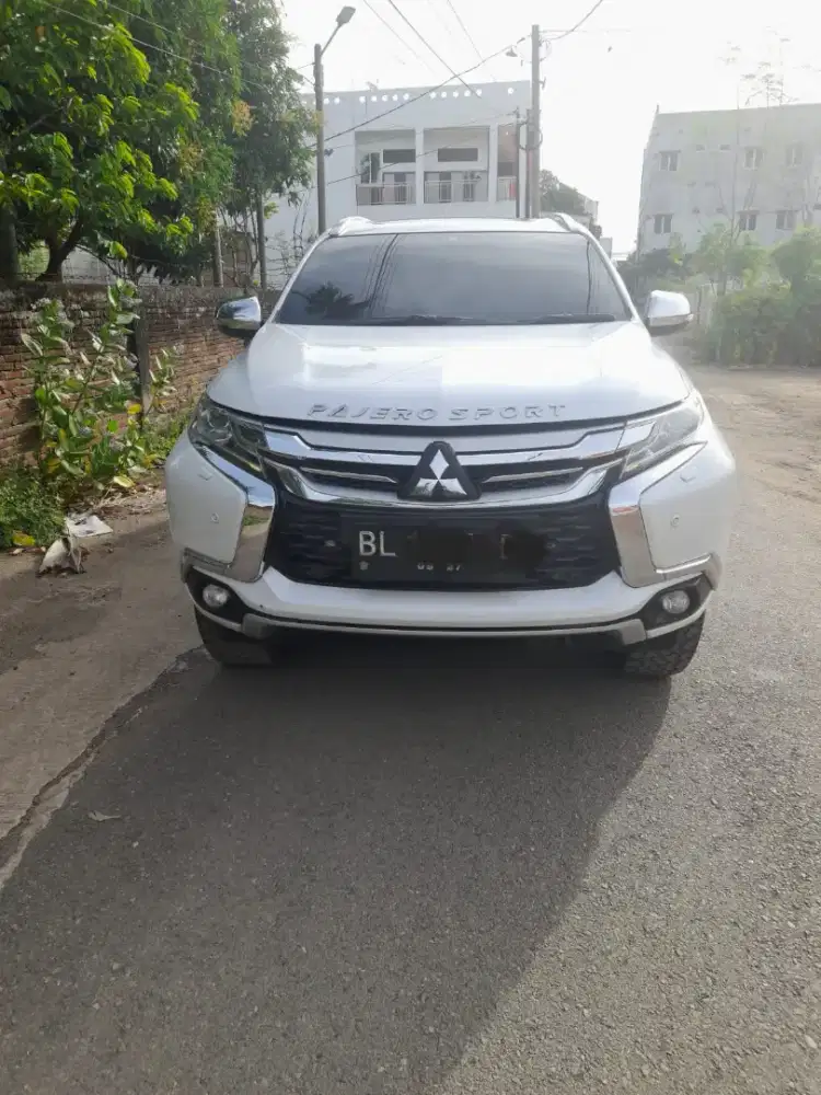 PAJERO SPORT DAKAR 4X2 MATIC TAHUN 2017,HITAM DALAM