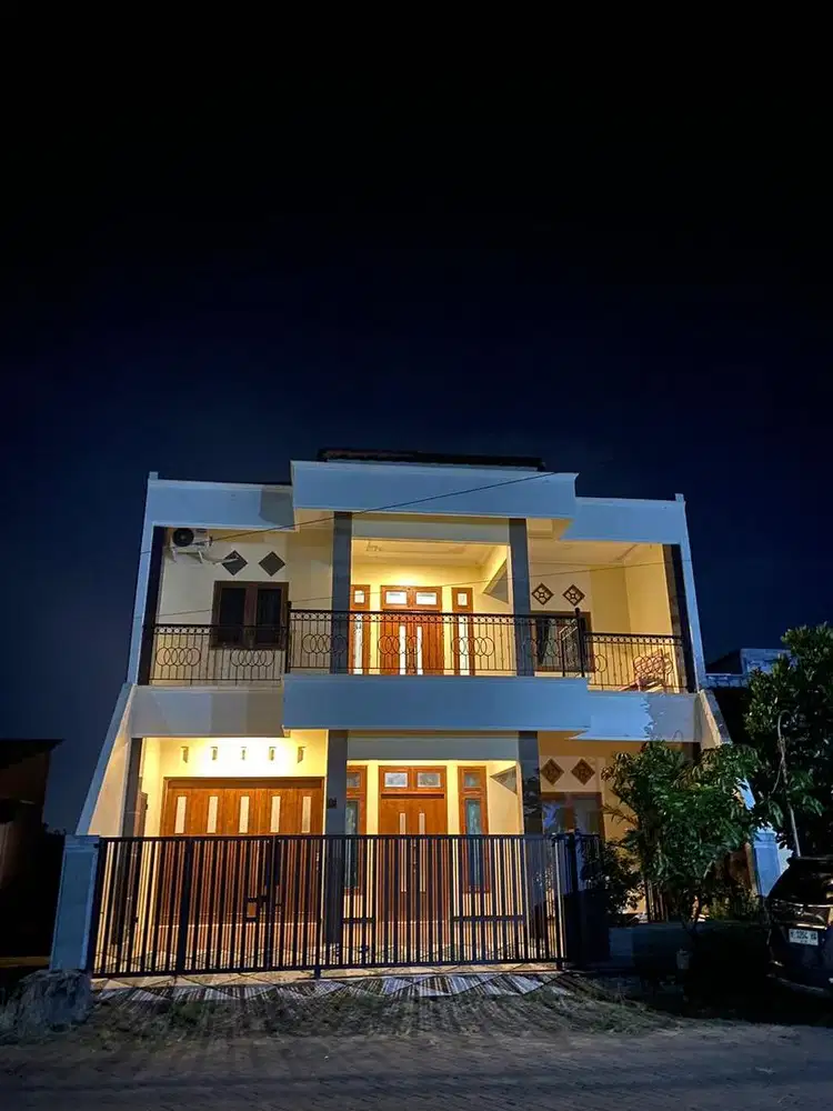 DIJUAL RUMAH MEWAH 2 LANTAI PERUM PURI NIRWANA DEMAKN