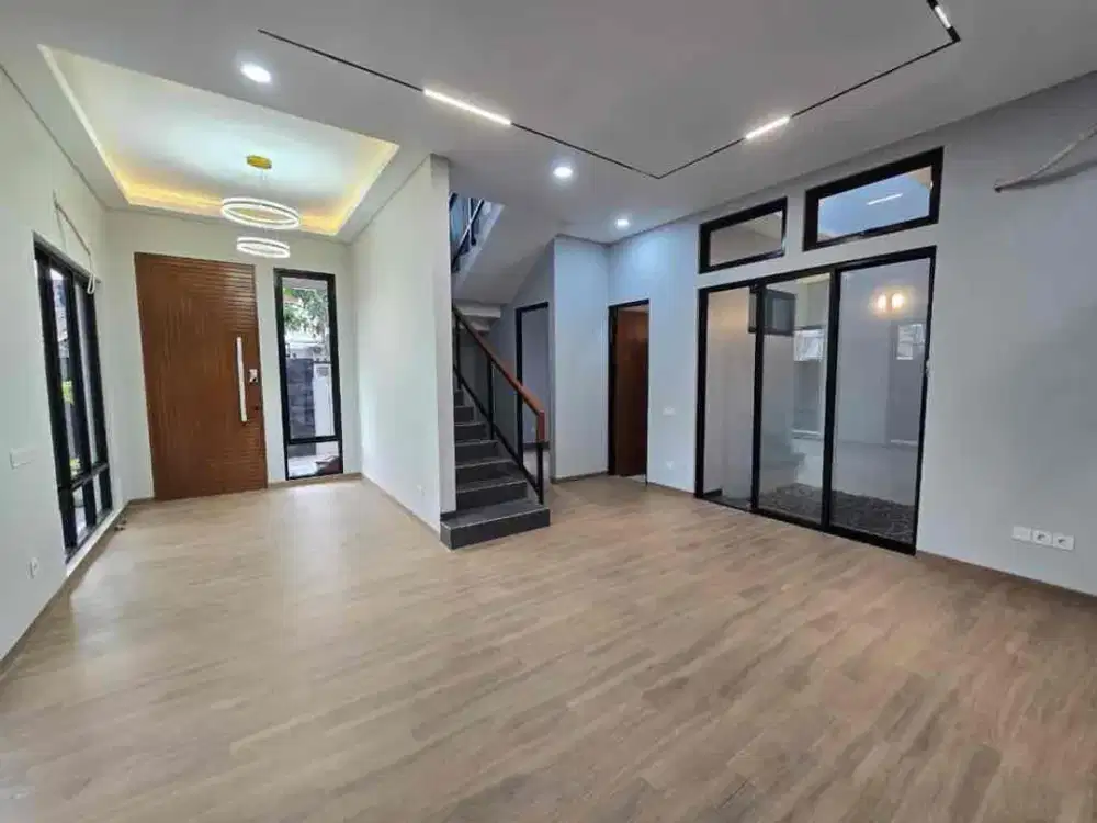 Rumah Depan Taman Vinca, Griyaloka Raya, BSD Timur, Tangerang Selatan