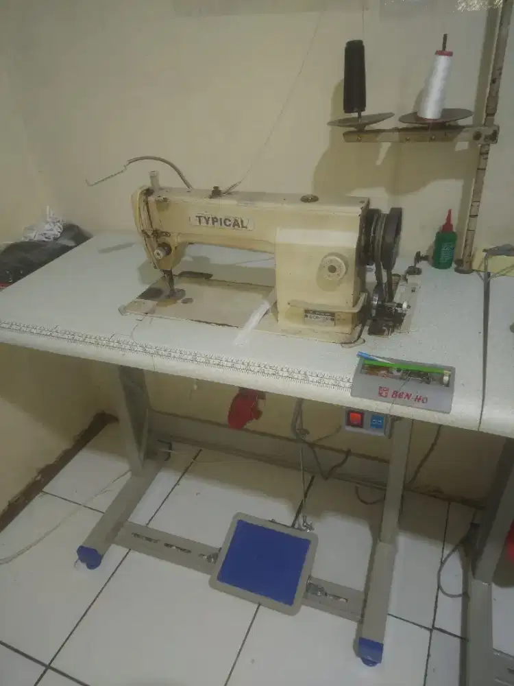 2 MESIN JAHIT MERK TYPICAL SUDAH SERVO & 1 MESIN OBRAS DINAMO