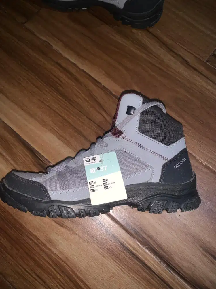 Quechua Sepatu Gunung Decathlon