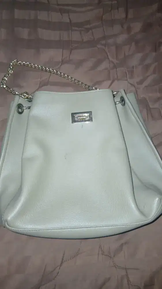 Tas wanita warna beige