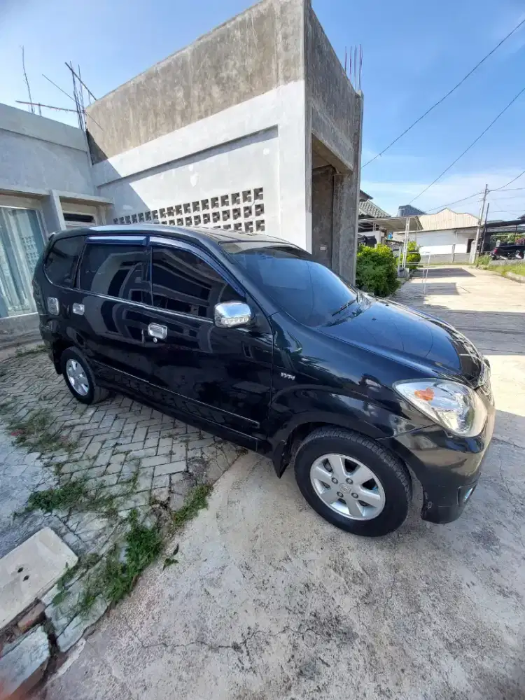 Dijual Avanza G MT 2009 Low KM!