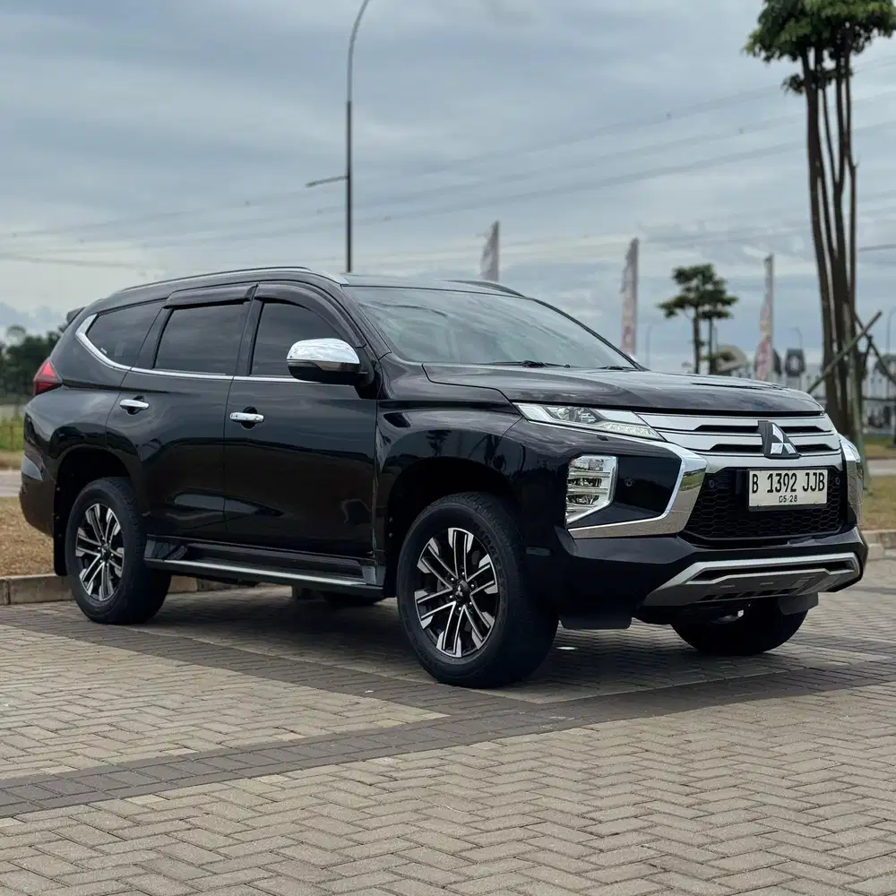Mitsubishi Pajero Sport 2.4 Dakar Matic 2023 Hitam Diesel AT