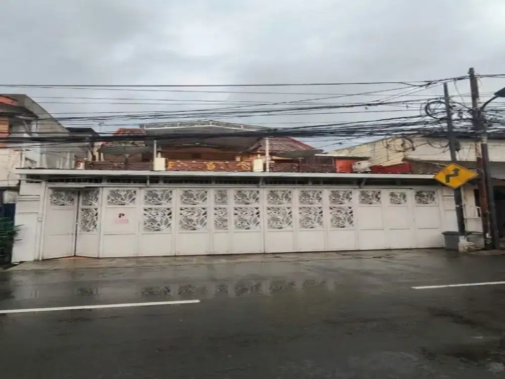 RUMAH PINGGIR JALAN RAYA-COCOK UNTUK RUMAH TINGGAL / USAHA