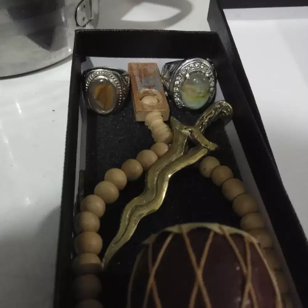 barang antik dan koleksi