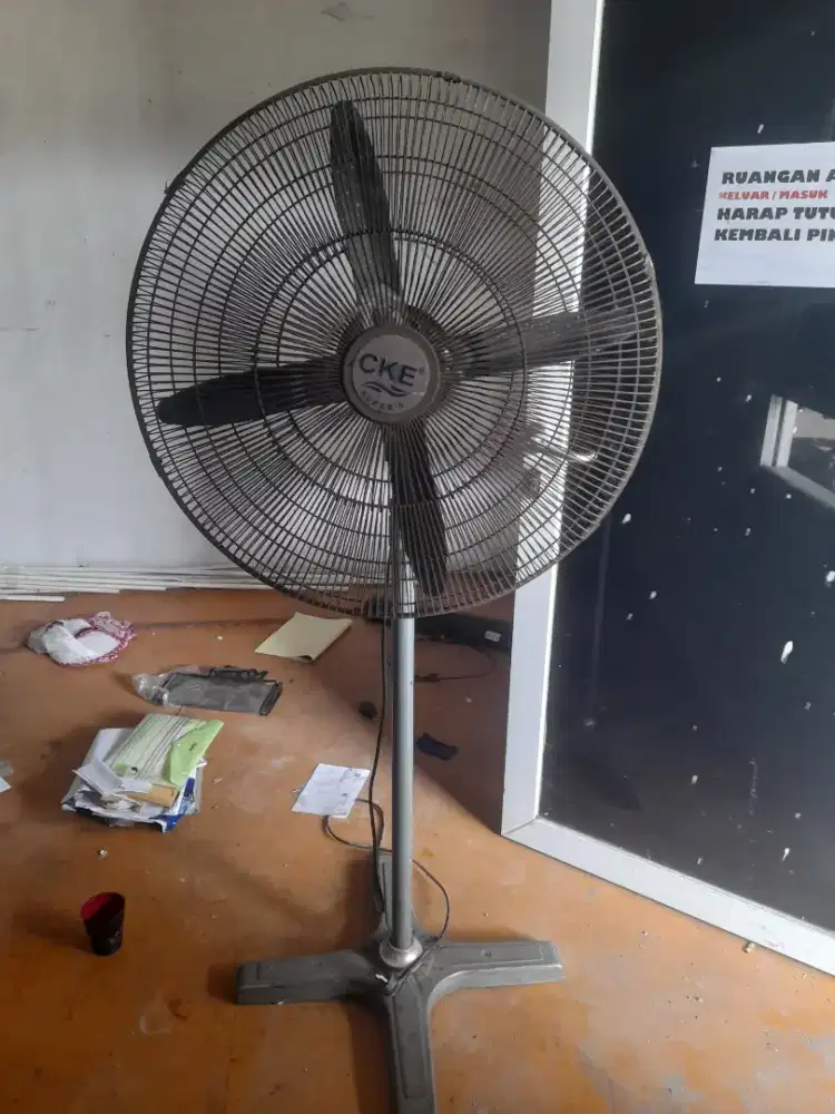 Kipas angin CKE power 250w masi bagus di jamin