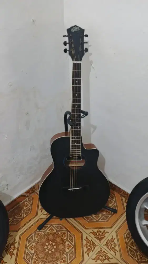Gitar akusting JR.SANJAYA