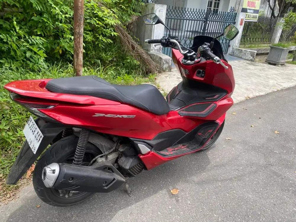 Jual pcx tahun 2023 bulan 9 kunci ada 2  motr pemakian cewek