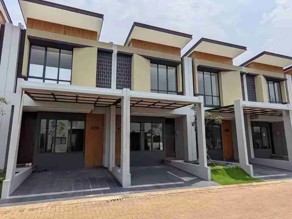 Rumah Ready Fasilitas Kolam Renang Akses 5 menit ke Tol