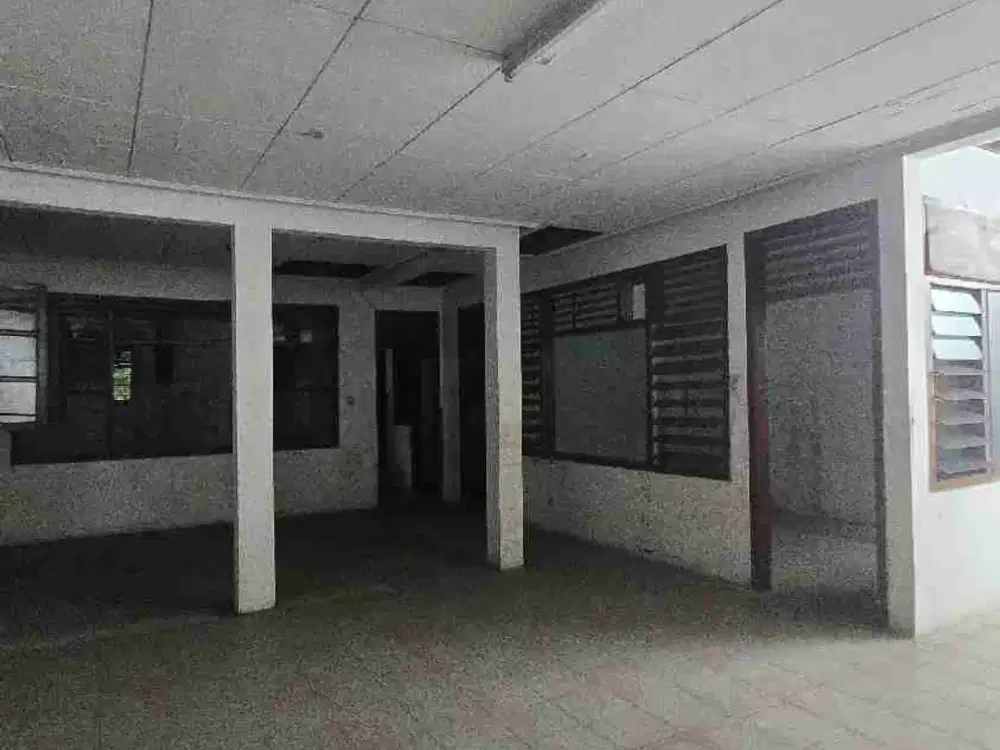 Rumah Tua di Pluit Permai Jakarta Utara