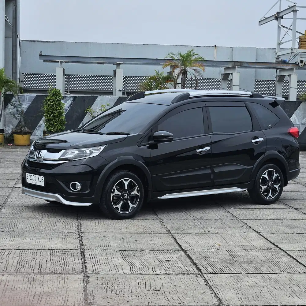 Honda brv 2019 a/t e prestige tgn 1 dari baru km 50 ribu new model