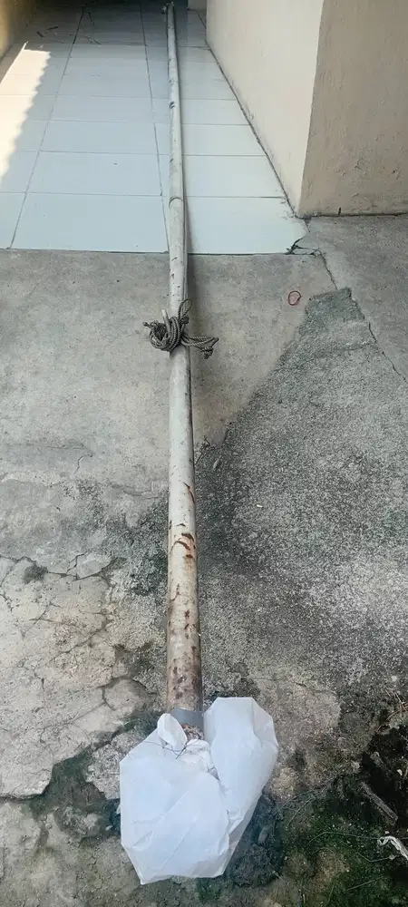 Tiang Bendera Besi T.428 Cm, Uk.1 1/4 Inc,Katrol/Sangkutan,Depok Timur