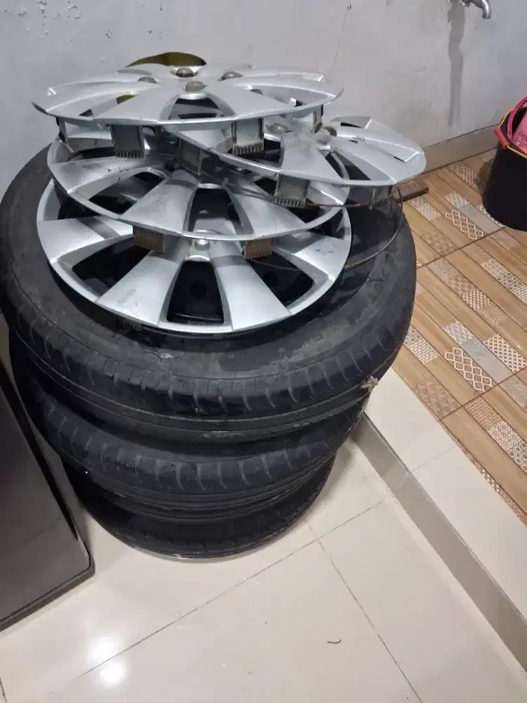 Velg Kaleng dan Ban Ori R14