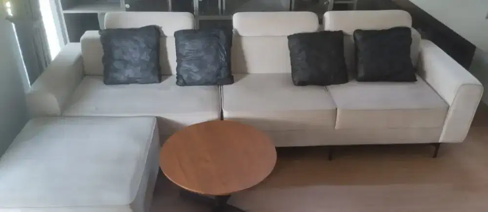 Sofa tamu panjang