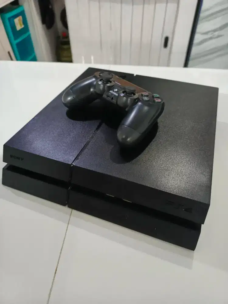 Dijual PS 4 Ori 1 Tb (Bisa Main Online)