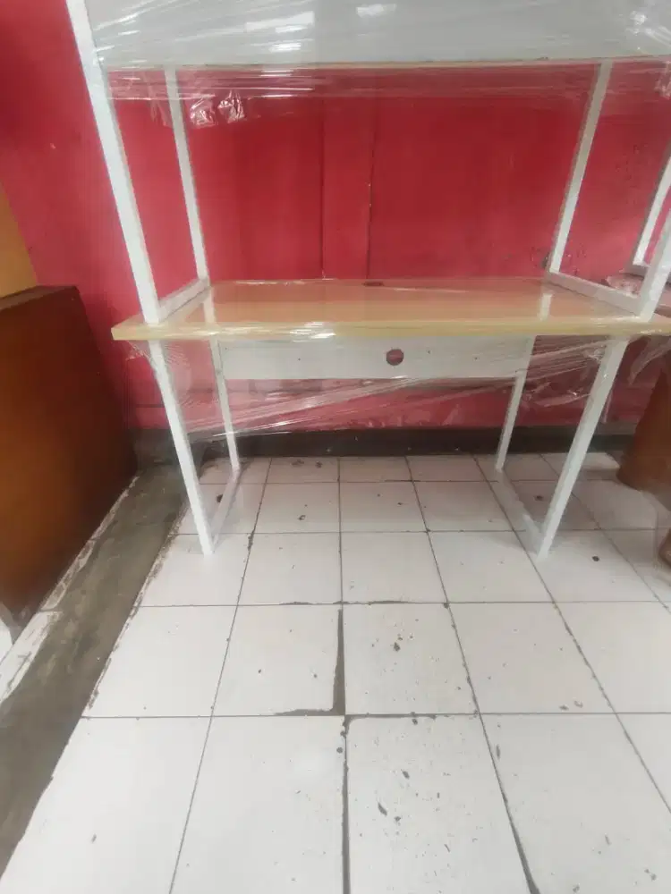 Meja kantor kaki besi ukuran 120x60cm