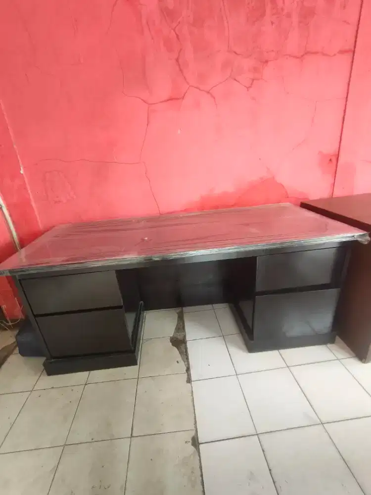 Meja direksi kayu ukuran 180x70cm