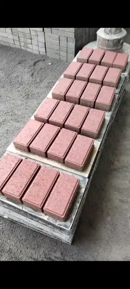 Paving Blok Press Kuat dan presisi